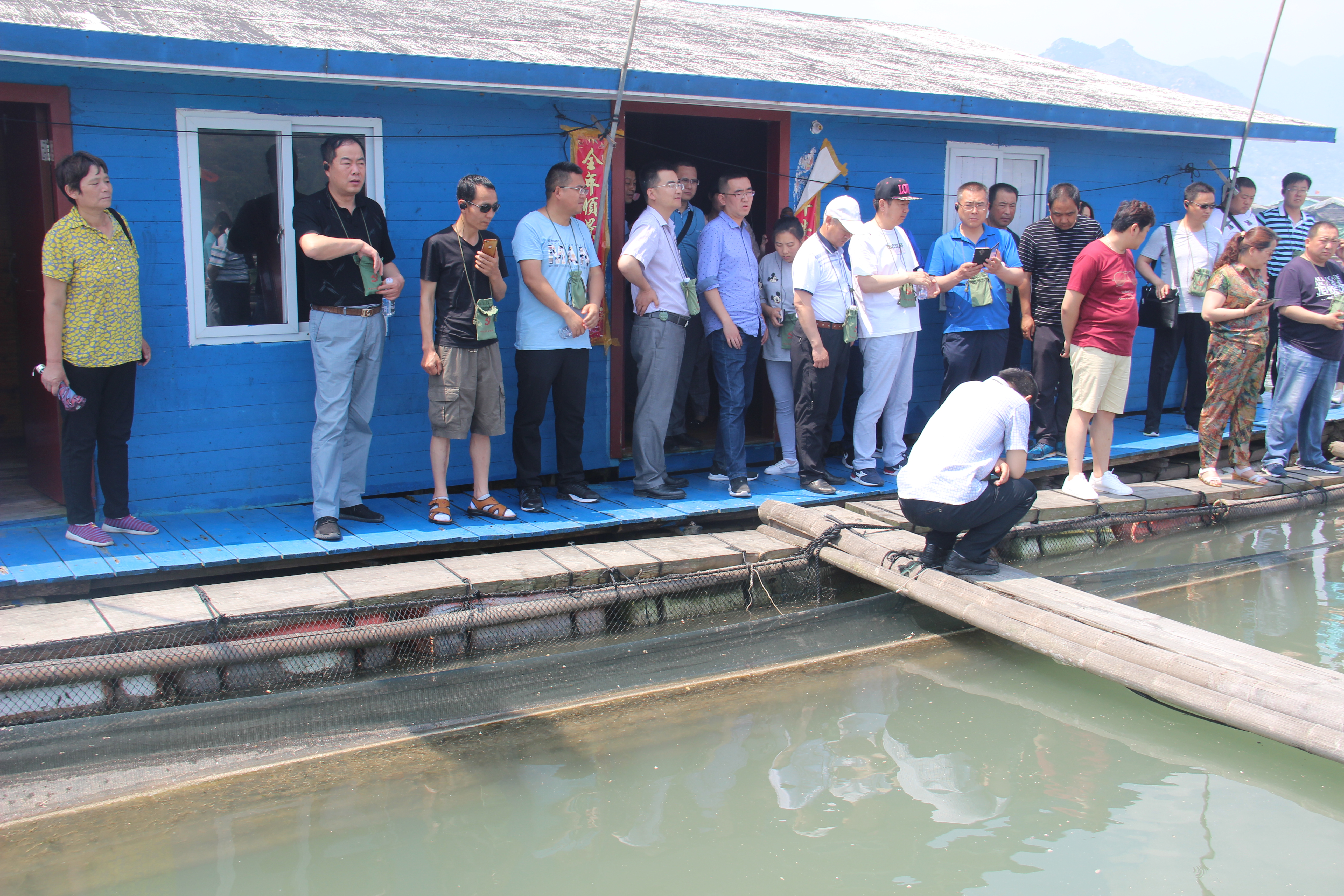寧德市委黨校組織學(xué)員深入我司白稱潭魚排養(yǎng)殖基地參觀指導(dǎo)